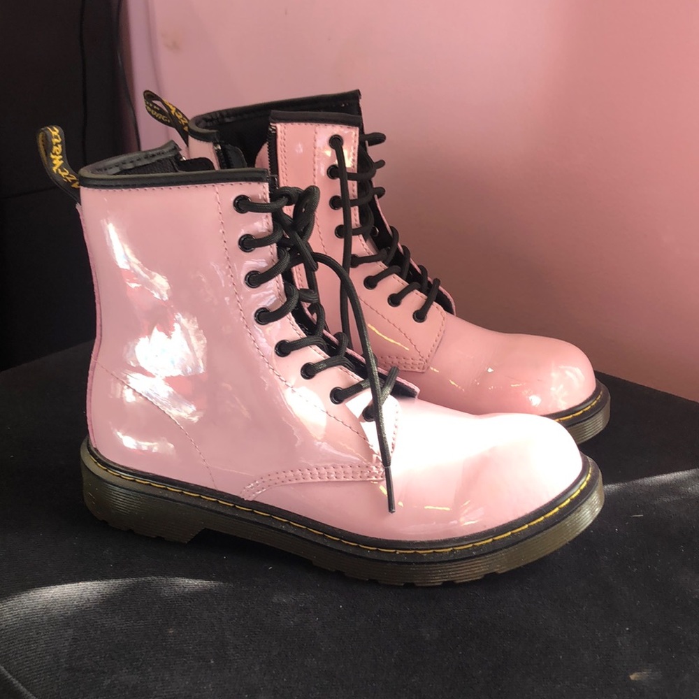 DR MARTENS